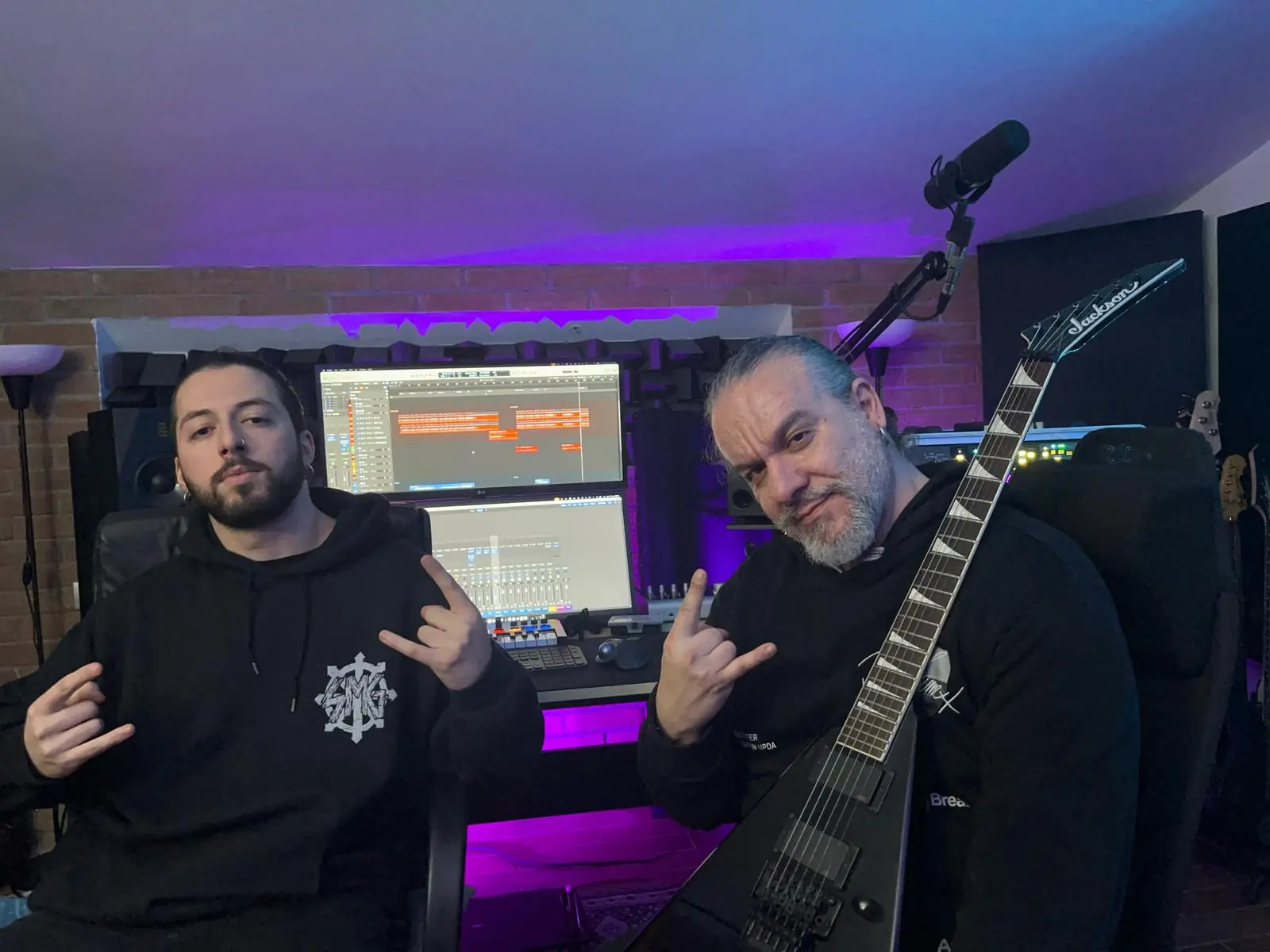 Savior From Anger: il contenuto del box in cartone slipcase