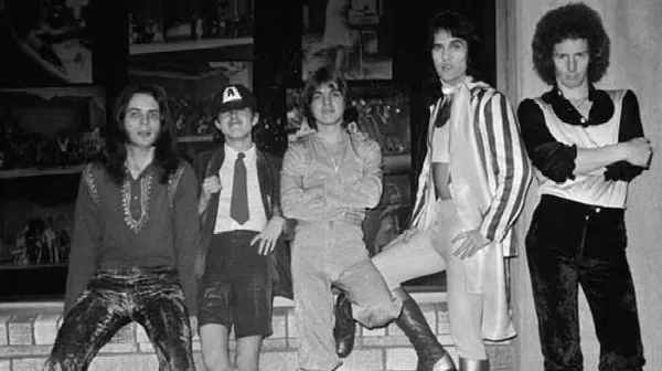 AC/DC: come Sydney abbia dimenticato la band nel documentario "Exploring AC/DC's Forgotten Sydney: Lost Landmarks of Rock History"