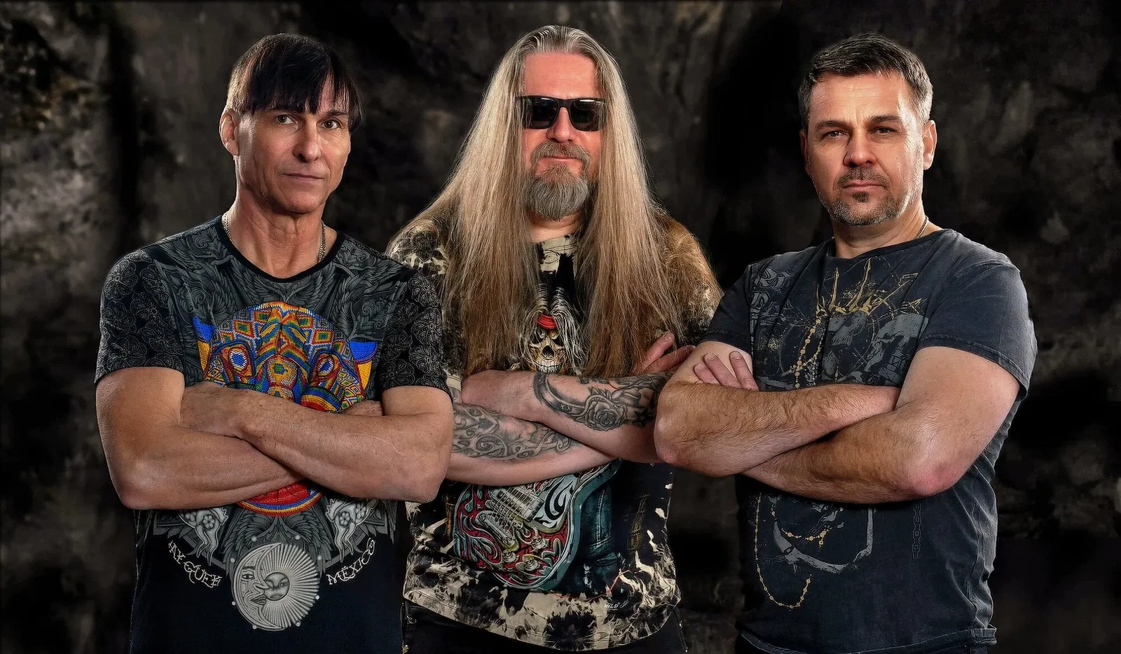 Extra Band: pubblicato il nuovo album "Full of Love", online il video di "As If It Were Your Last"