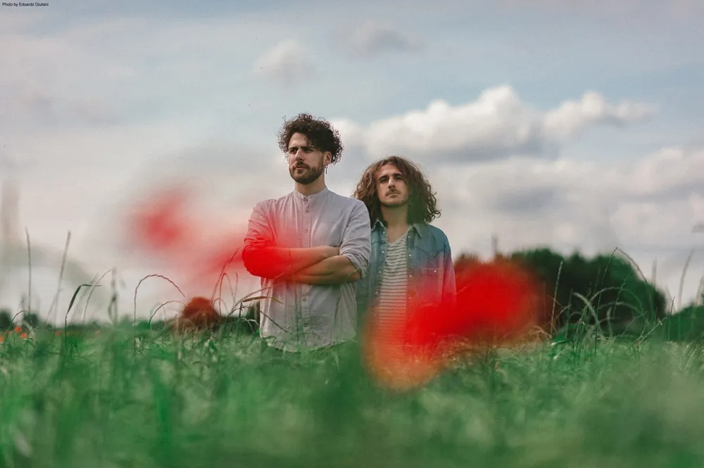 Asymmetric Universe: online il video del nuovo singolo "Feather on a Glass"