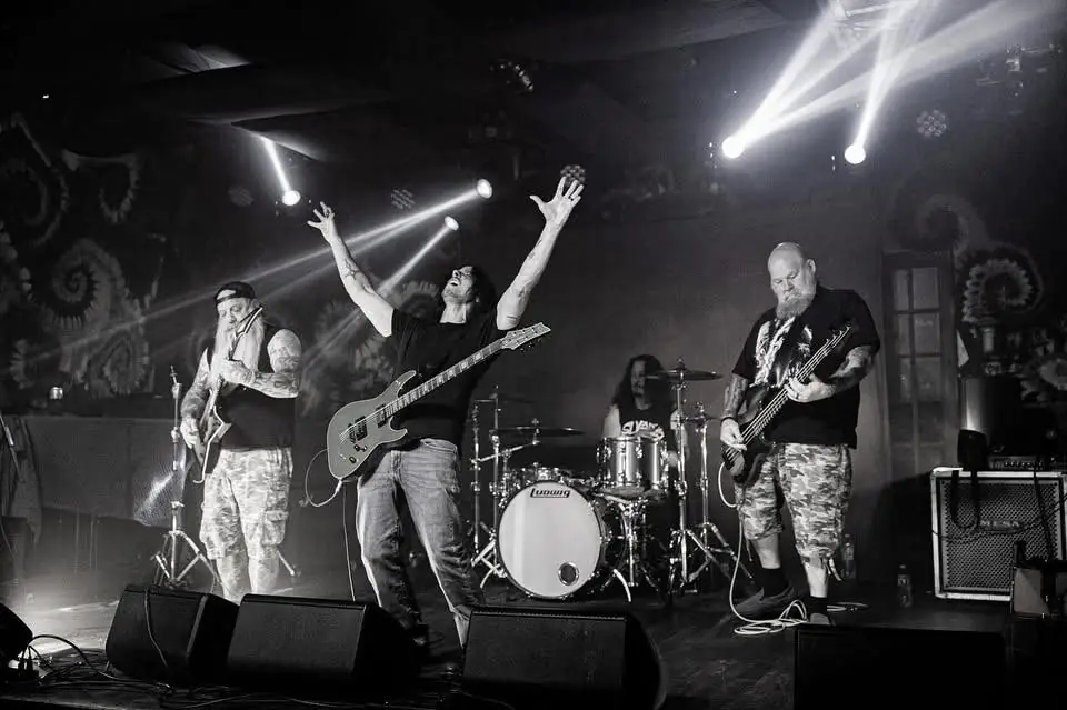 Sun Dont Shine: pubblicato il nuovo singolo "Coming Down"
