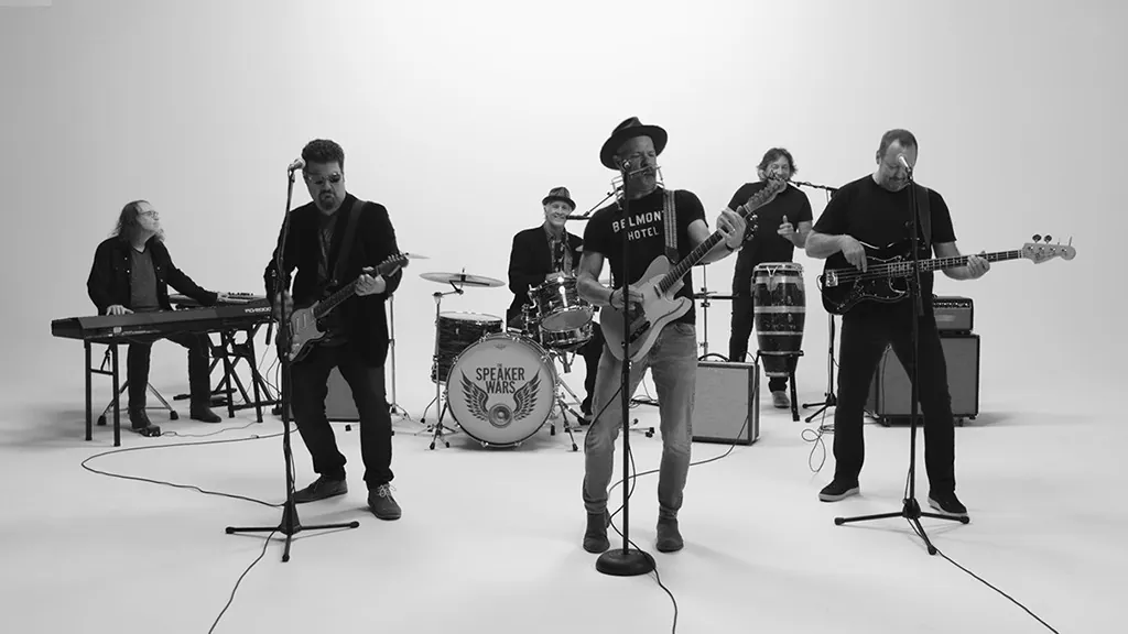 The Speaker Wars: l'allegria natalizia con il nuovo video "Brighten The Corner"