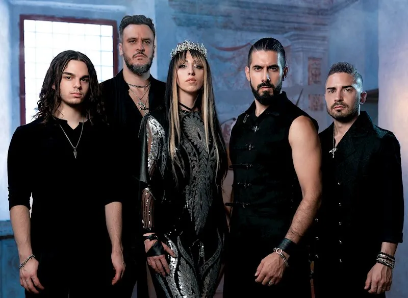 Elettra Storm: guarda "Hero Among Heroes", il nuovo video
