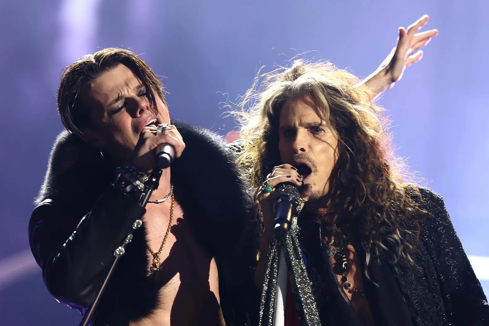 Ozzy Osbourne: guarda il tributo con Steven Tyler e Joe Perry degli Aerosmith, Yungblud e Nuno Bettencourt