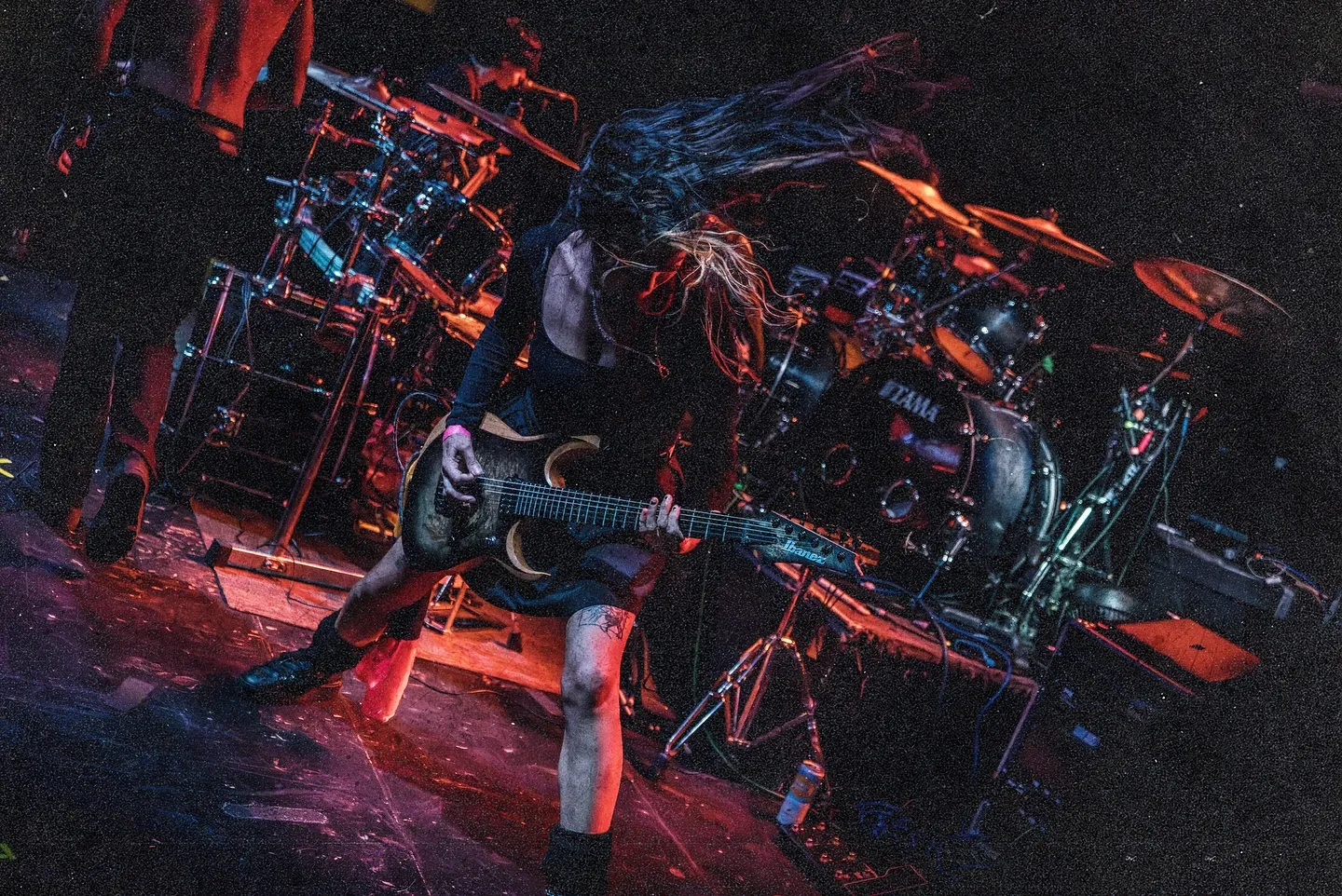 Crucifiction: il visualized video di "CAGED4EXTERMINATION (Midnight Nightmare Remix)"