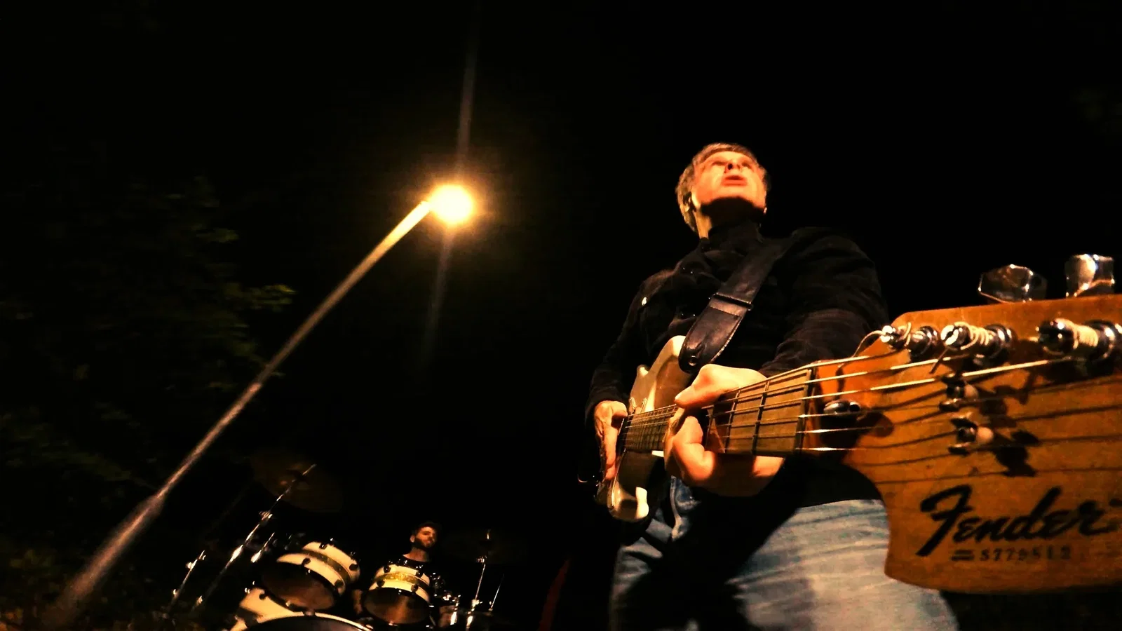 Henry's Funeral Shoe: il duo gallese pubblica il nuovo singolo "Hey!!! (What's Your Pleasure?)"