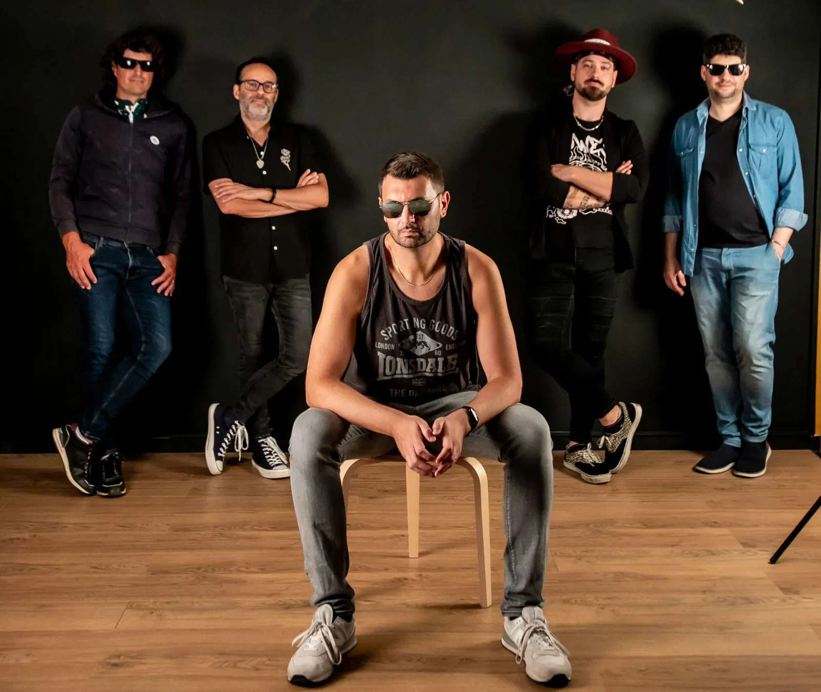 Max Navarro: il nuovo singolo "Hurt & Unwanted", album in uscita