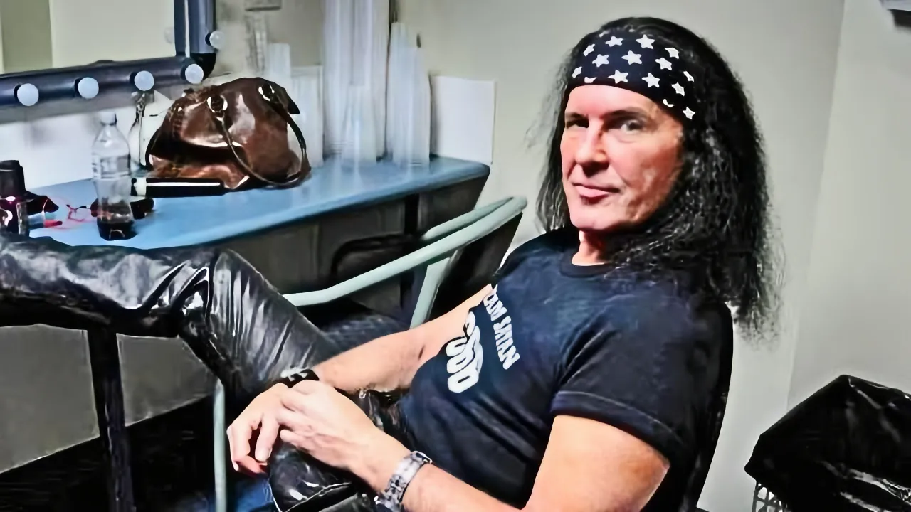 Rabbit: per il 50esimo anniversario Dave Evans (AC/DC) annuncia il nuovo album "Defenders of Rock"