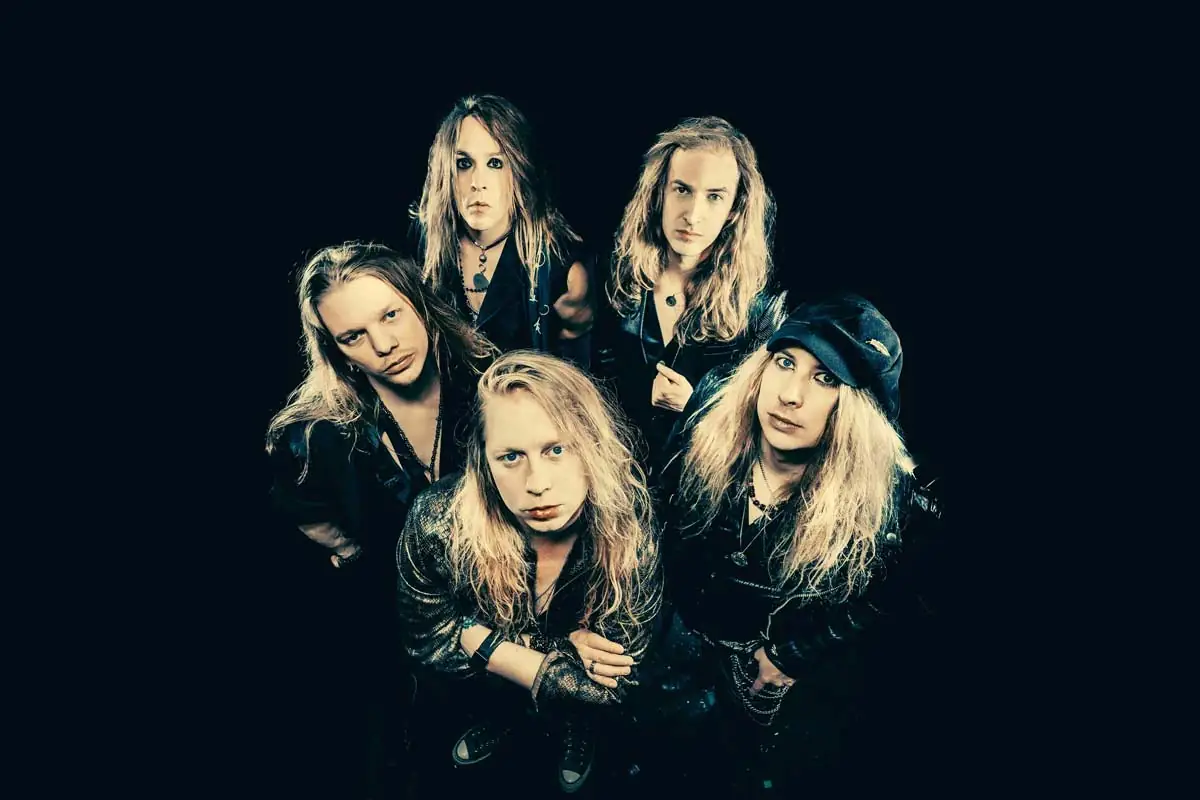 Shiraz Lane: svelato il nuovo videoclip di "Stone Cold Lover", estratto dal loro ultimo lavoro "In Vertigo".