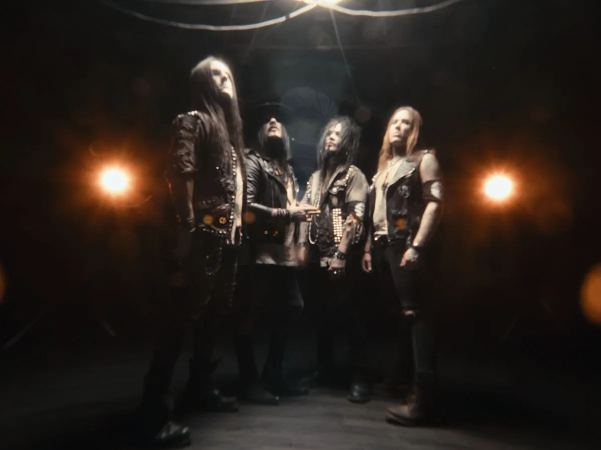Sister: svelato il nuovo singolo "Tanz Der Toten (Haunted Version)", con la partecipazione di Bam Margera