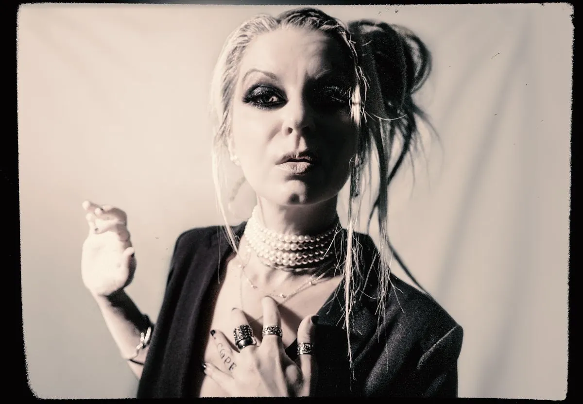 Snovonne: ritorna con il nuovo singolo e video "SOAK"
