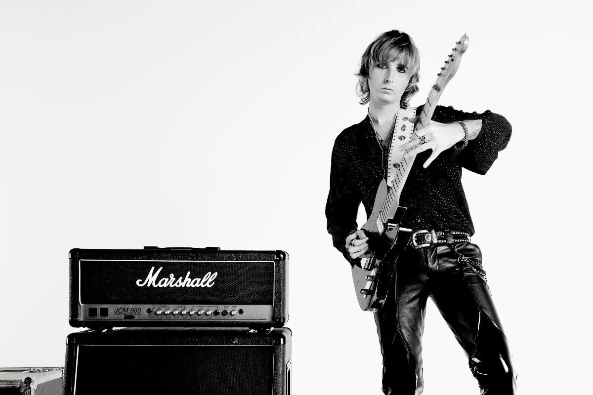 Thomas Raggi: annuncia il suo album da solista "Masquerade", prodotto da Tom Morello