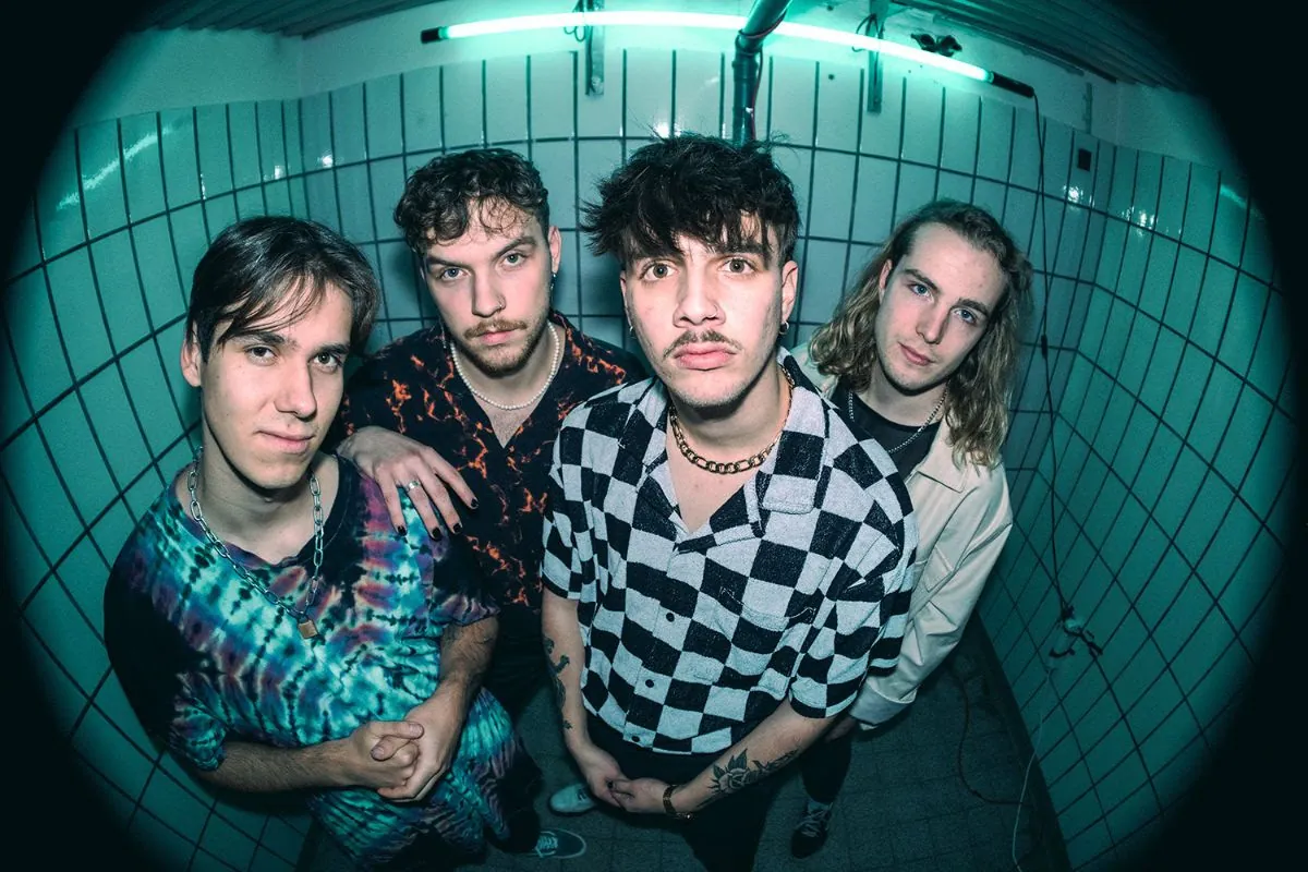 Avralize: nuovo singolo "fading faster"