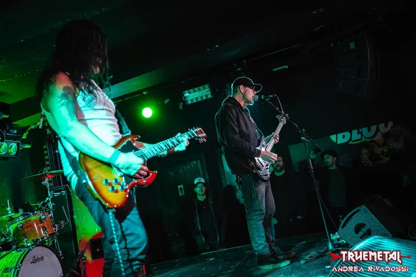 20251205 - 01 - yawningman - bloom (3)