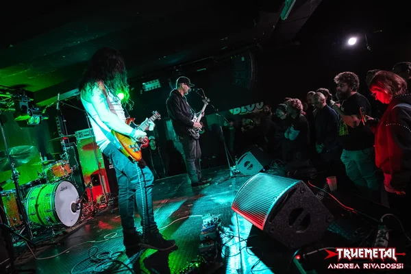 20251205 - 01 - yawningman - bloom (4)