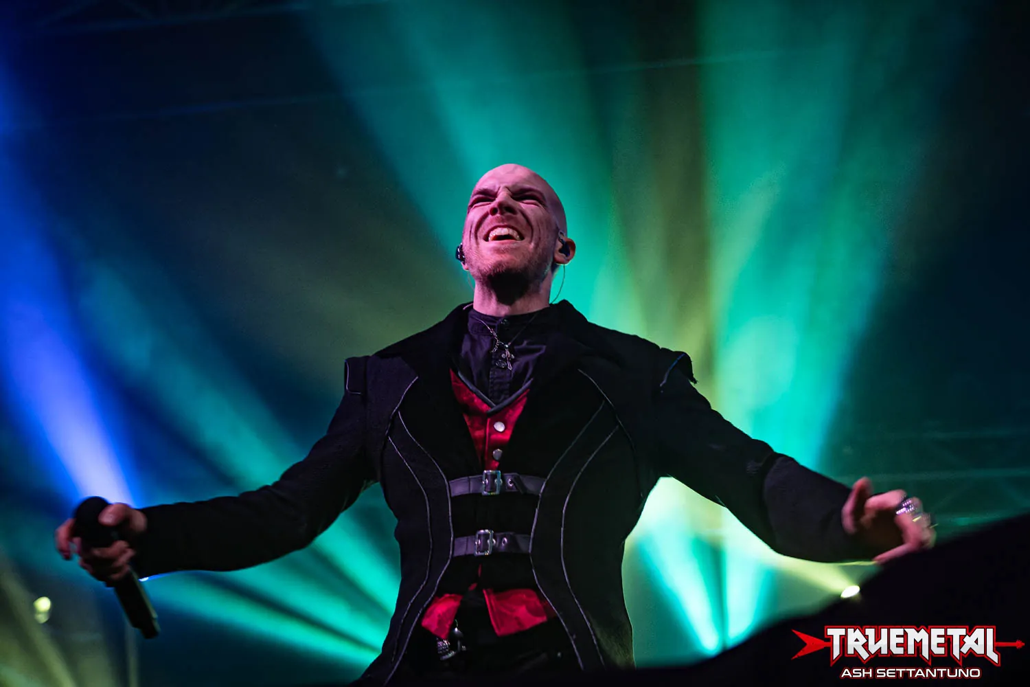 Dominum: ascolta il nuovo singolo "The Circus Is in Town"