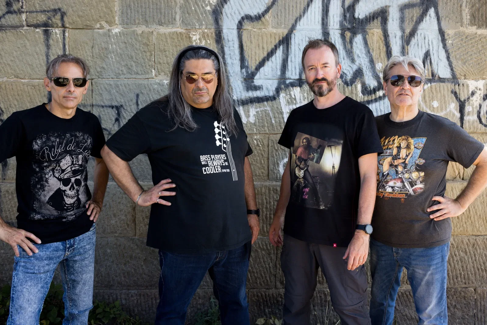 Hand On Heart: presentano il singolo natalizio "Frosted Memories (Under the Christmas Tree)"