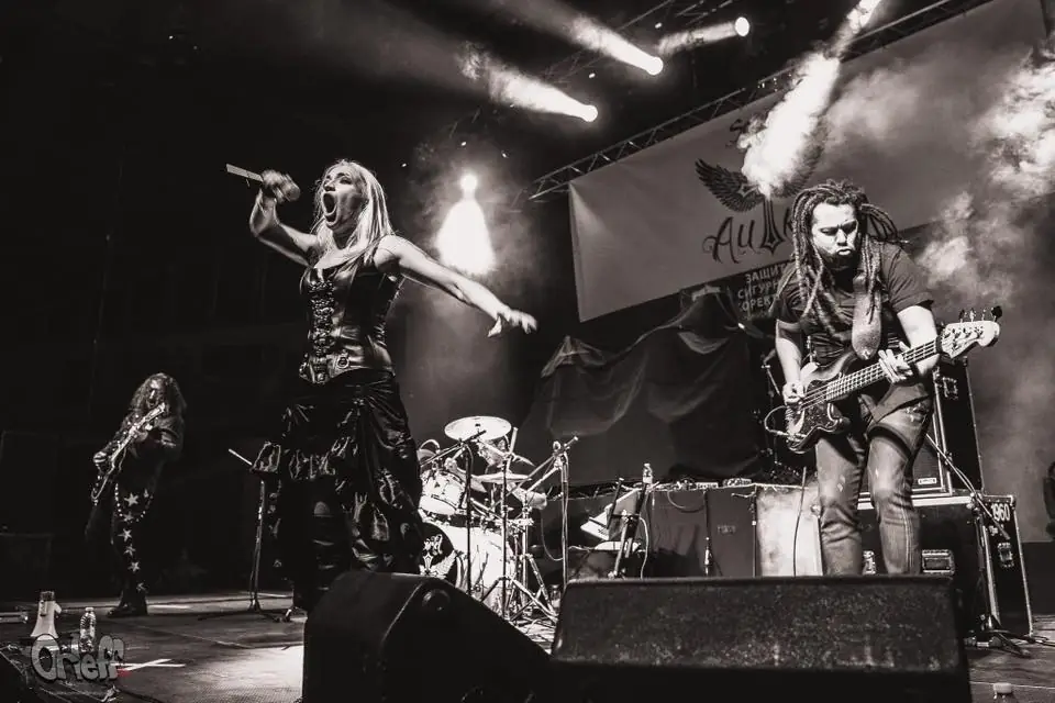 Scarlet Aura: pubblicata la reinterpretazione rock di "Noi suntem români", con la partecipazione di Ovidiu Anton