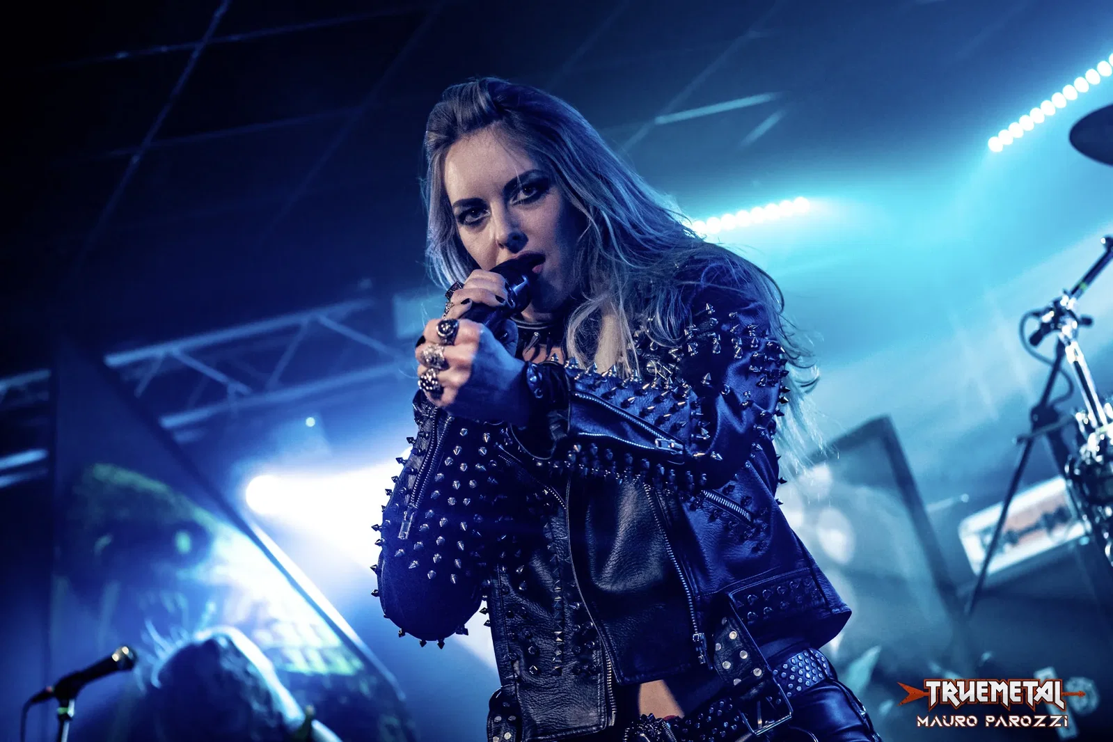 Burning Witches: Laura Guldemond lascia la band