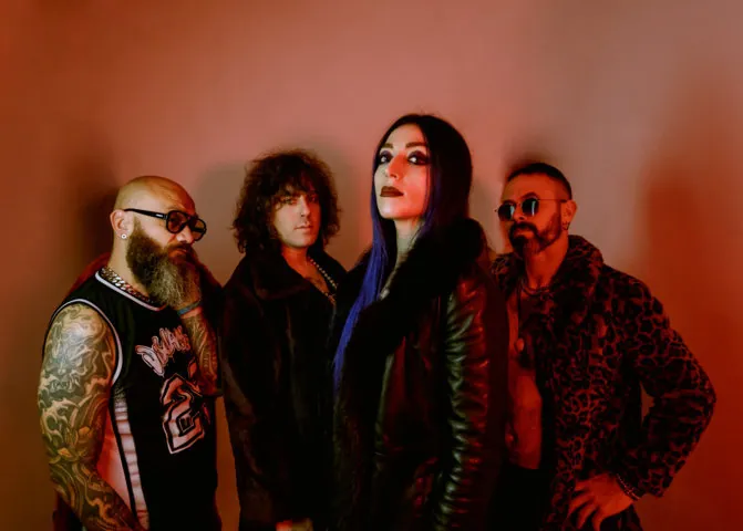 Dirty Heavens: online il nuovo singolo / video "Camgirl"
