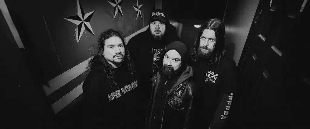No/Más: online la title-track del nuovo disco "No Peace"