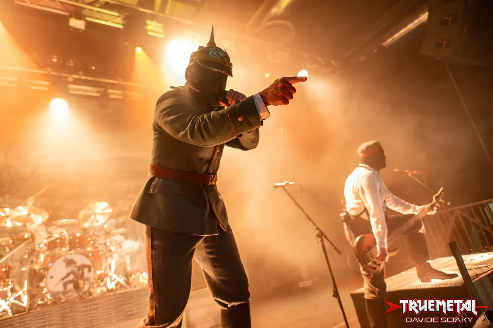 Kanonenfieber: polemica con l'Alcatraz di Milano, "Richieste economiche oltraggiose dal locale, ci rifiutamo di vendere merch qui"