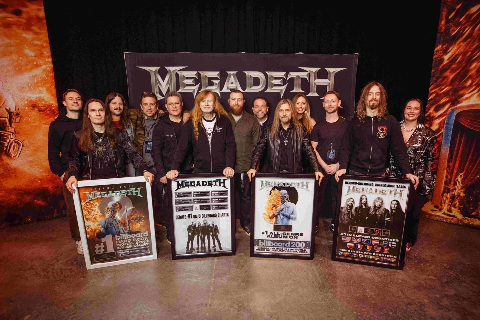 Megadeth: Dave Mustaine si congratula con Frontiers per il 30° anniversario celebrando il primo posto dei Megadeth nella classifica Billboard
