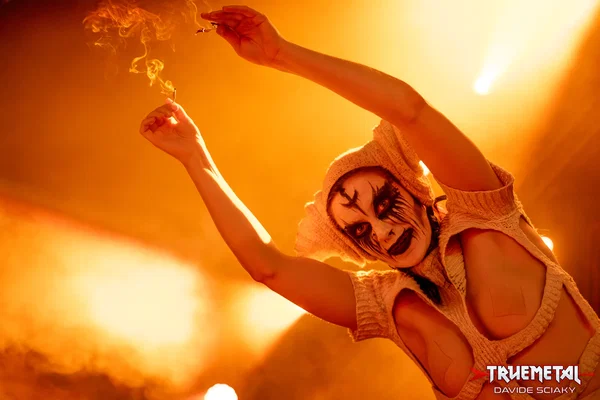Witch Club Satan-2