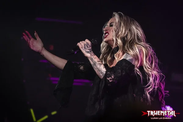 Butcher Babies-0