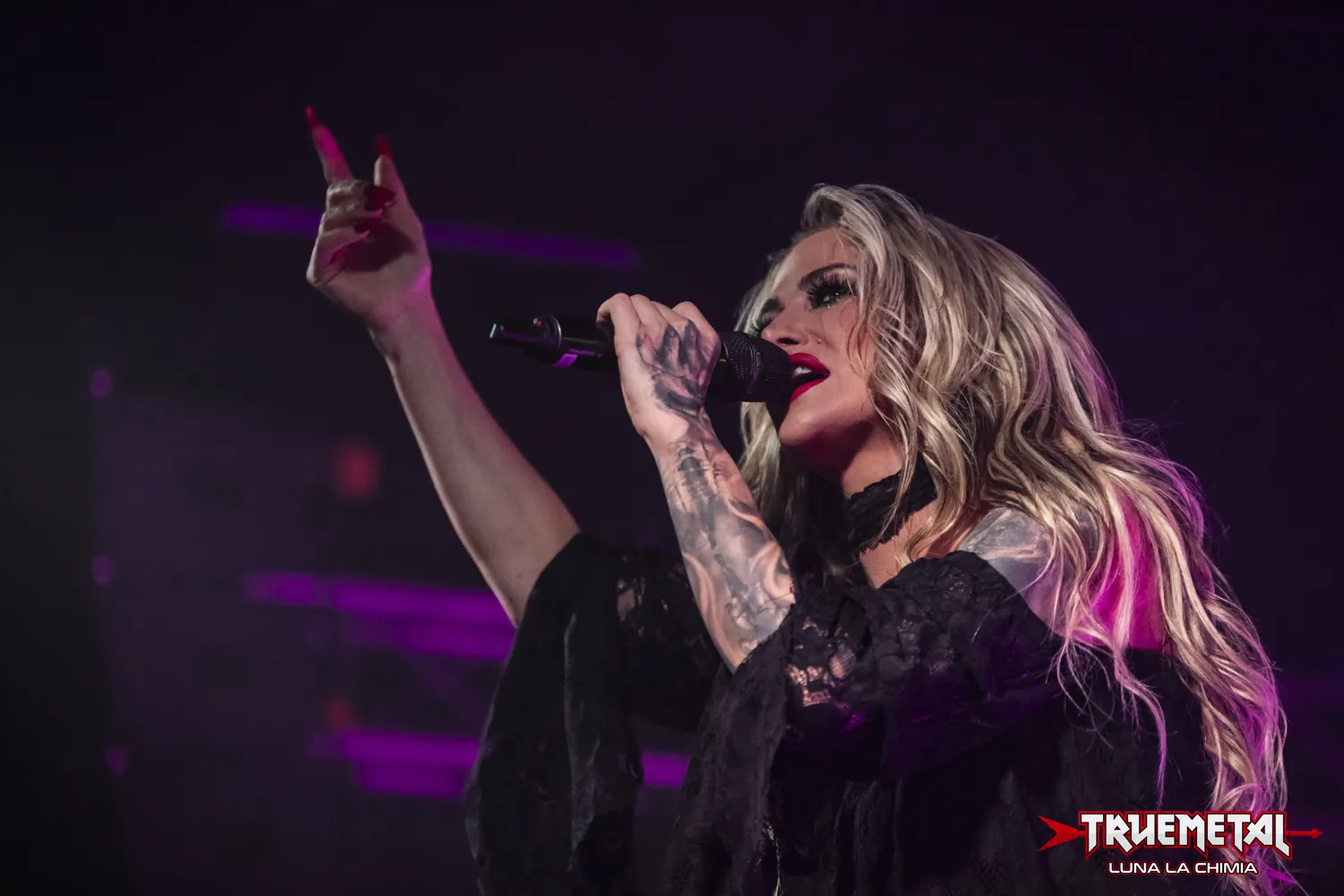Butcher Babies: pubblicato il video del singolo "Blame It On The Wind"