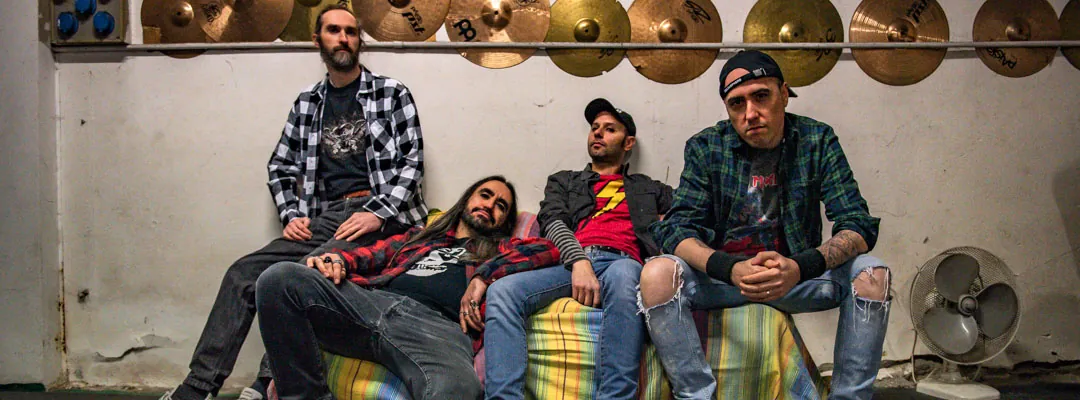 Unclosed Embrace: ecco il primo singolo, "The Broken Chair"
