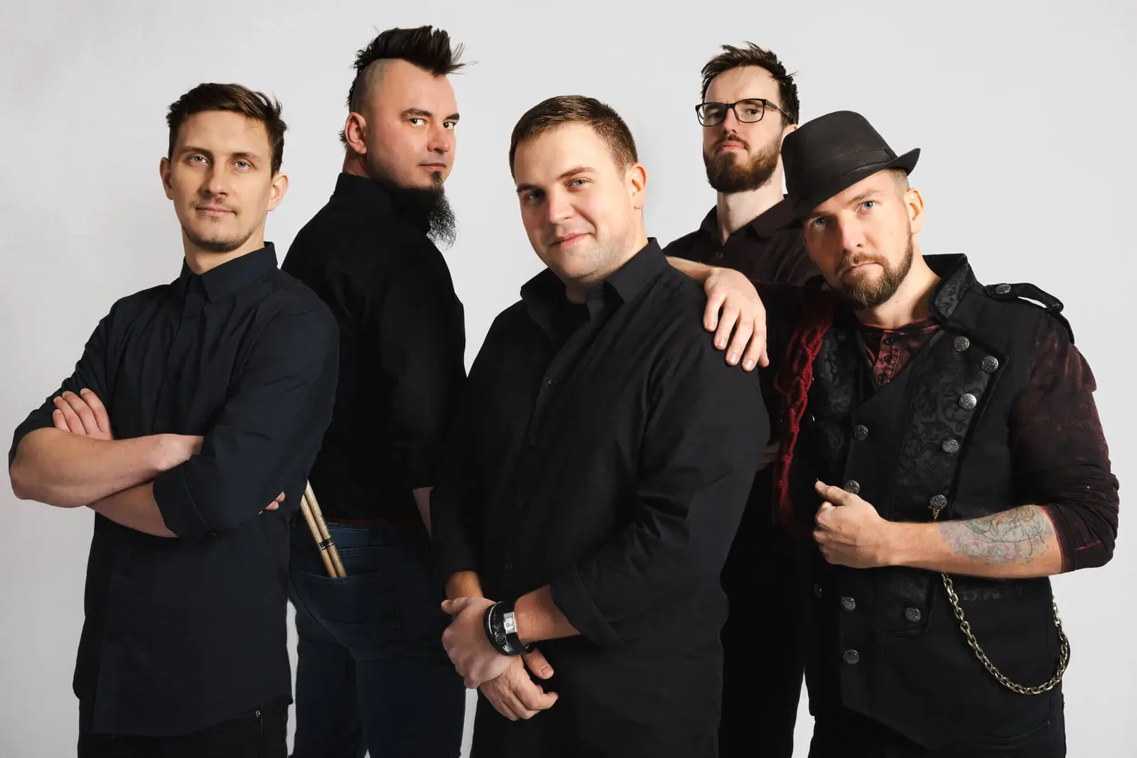 Revoe: presentato il debut album "Revolution of Essence"