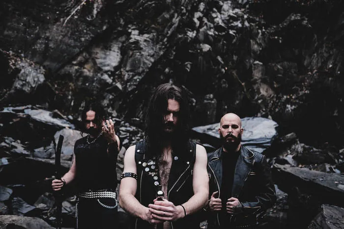 The Fals: ascolta il nuovo singolo "Pyramids" dall'album "Where Cold Steel Gleams"