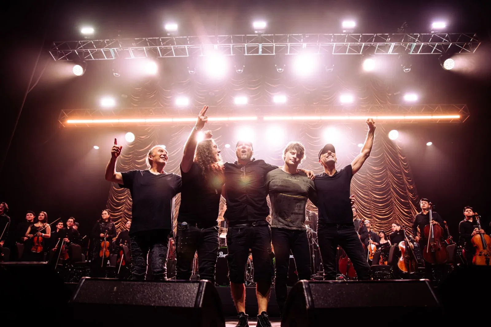 Rhapsody: scaletta e video dal concerto con coro e orchestra