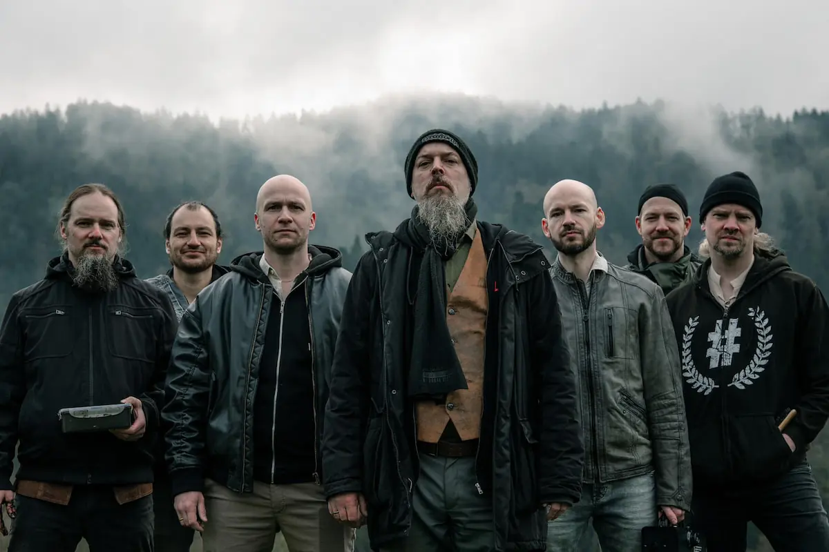 Finsterforst: firmano per AOP Records