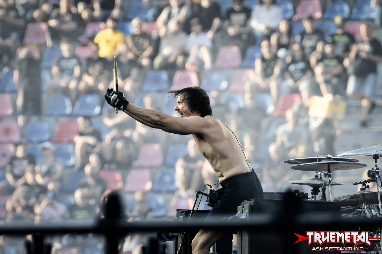 Gojira: problemi con i visti per Mario Duplantier reclutano il batterista dei Paleface Swiss per le date americane
