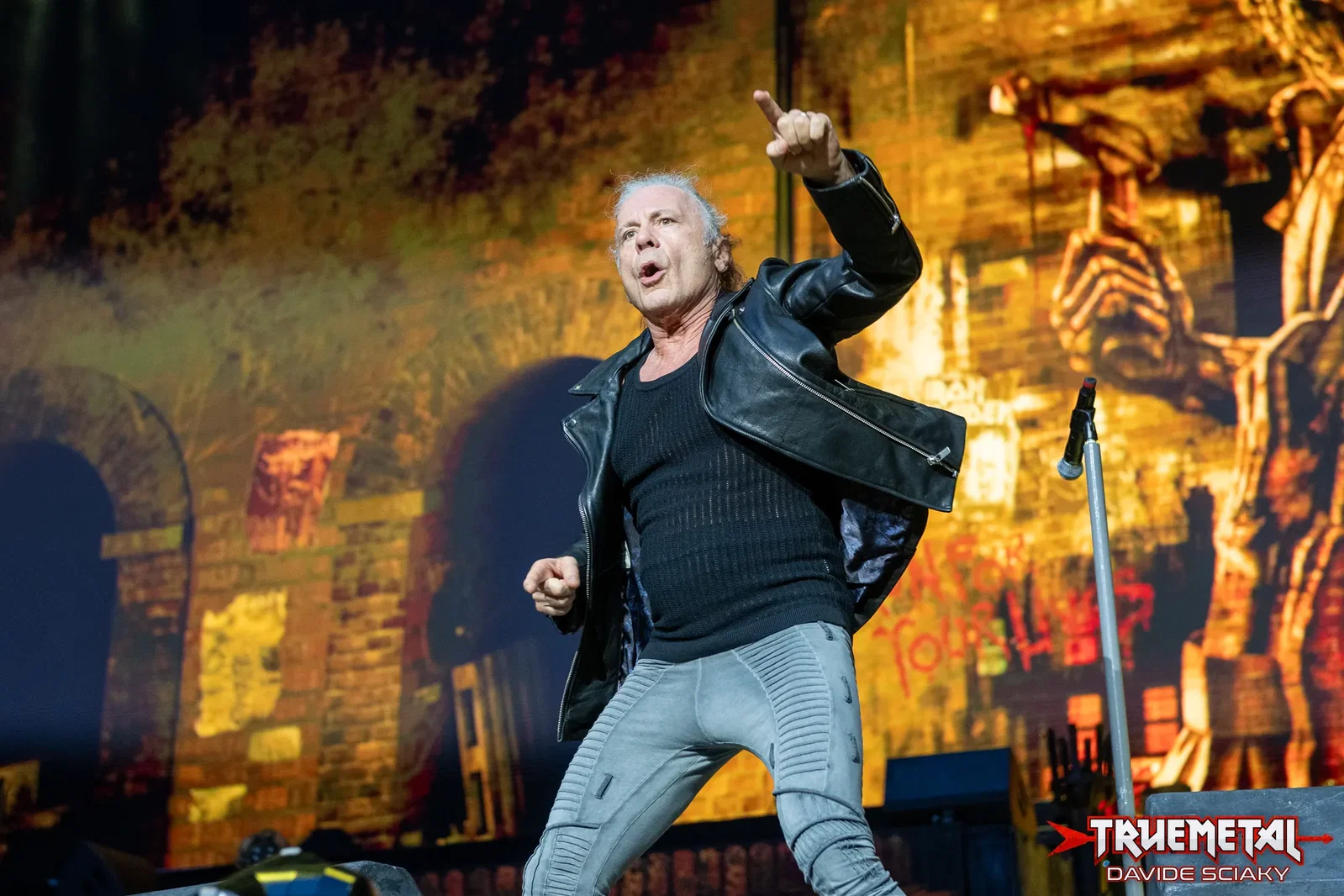 Iron Maiden: Bruce Dickinson annuncia una collaborazione con suo figlio Austin