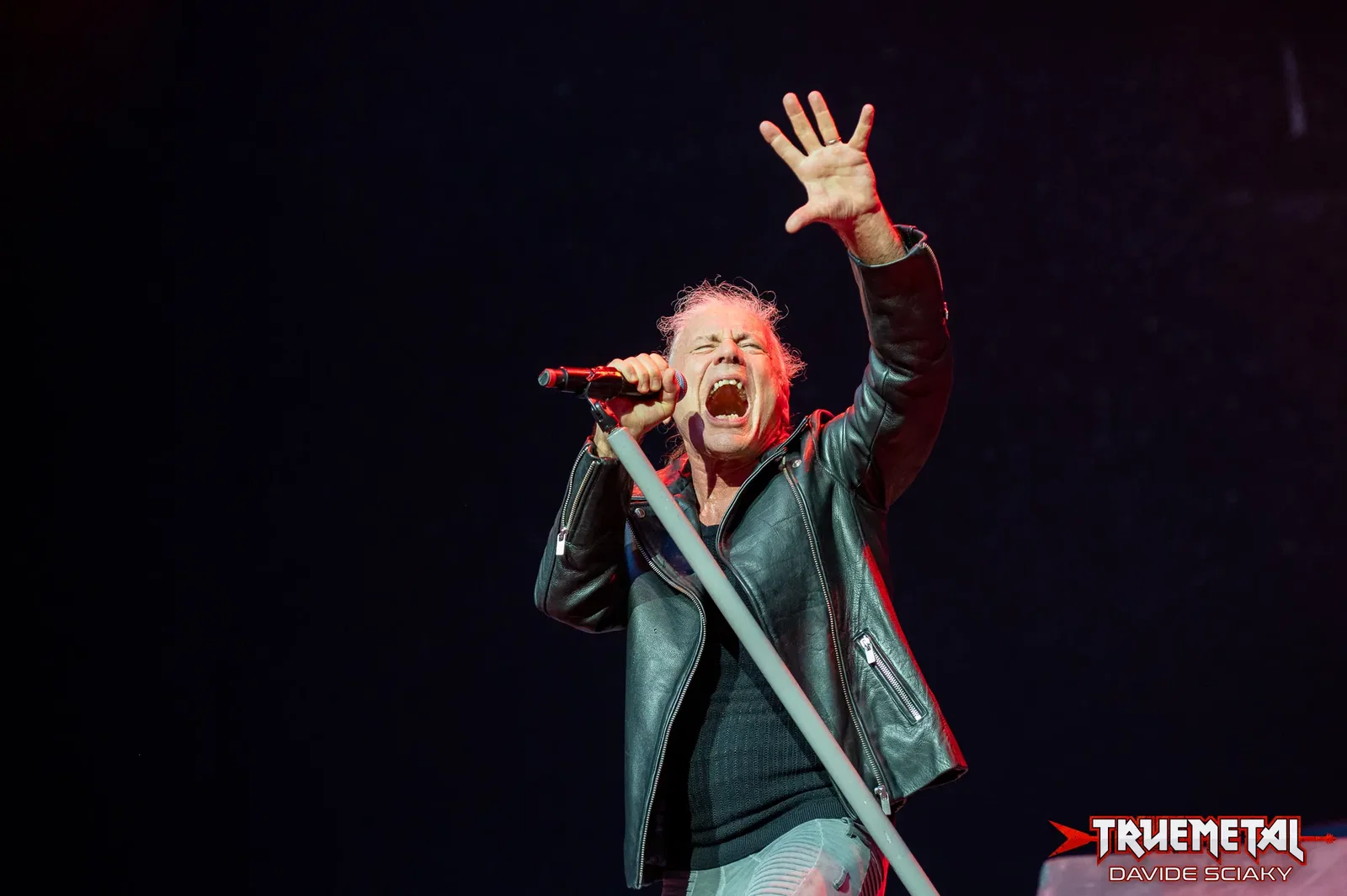 Iron Maiden: Bruce Dickinson annuncia il remix dell'album solista "Accident Of Birth", fuori il singolo "Omega" (2026 Remix)