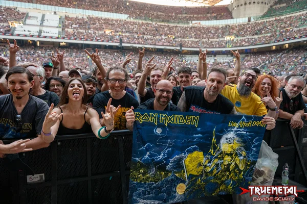 Pubblico Maiden-2