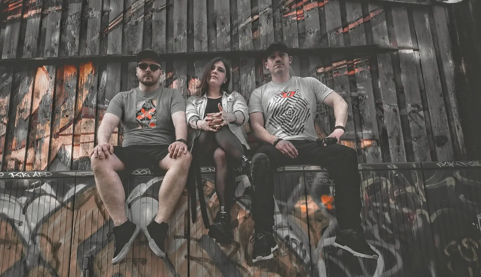 Rising Alma: il lyric video di "Colors Flow All Around Us"