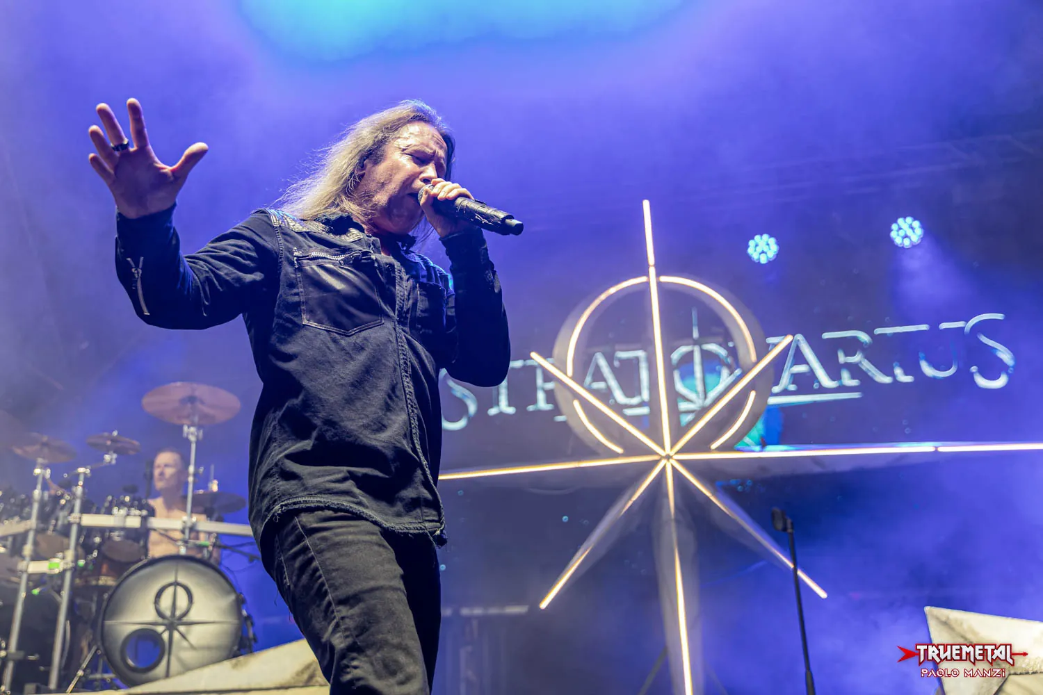 Stratovarius: pubblicato il video per "A Million Miles Away"