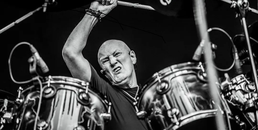 AC/DC: Chris Slade, "È ora che mi ritiri dal suonare la batteria"