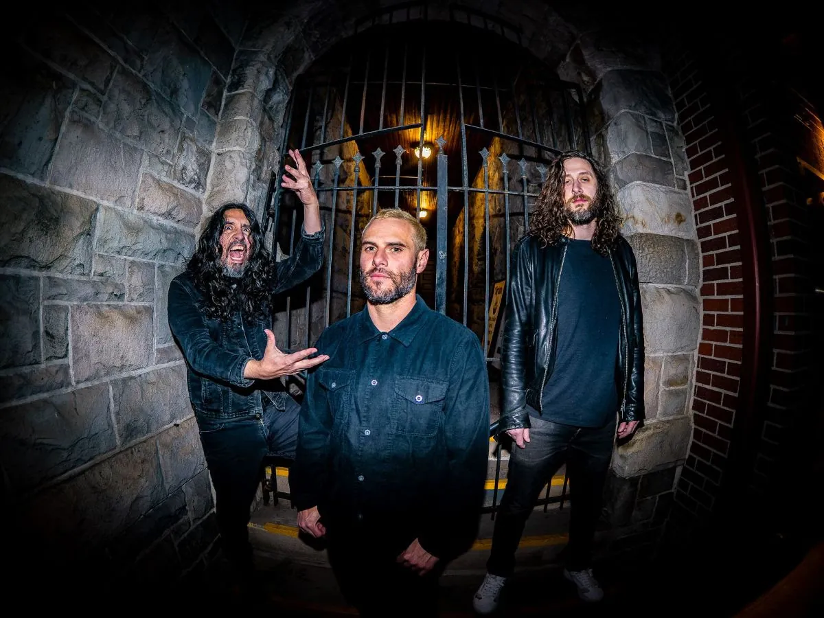 Moon Destroys: ascolta il nuovo singolo"My Eyes"