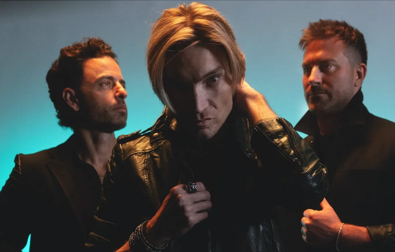 The Calling: la band festeggia il nuovo album a Malibu e lanciano un concorso esclusivo per i fan