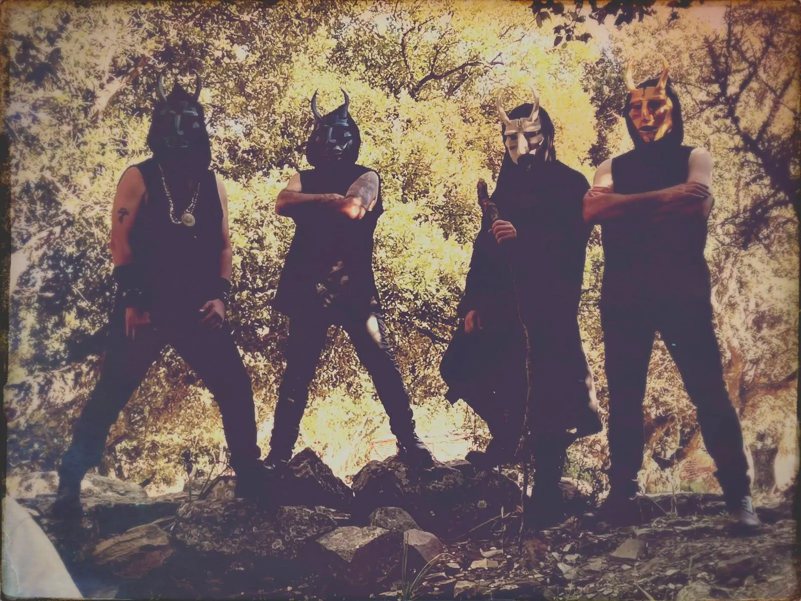 Warpit: annunciato il titolo del debut-album, online il lyric video del singolo "Beast"