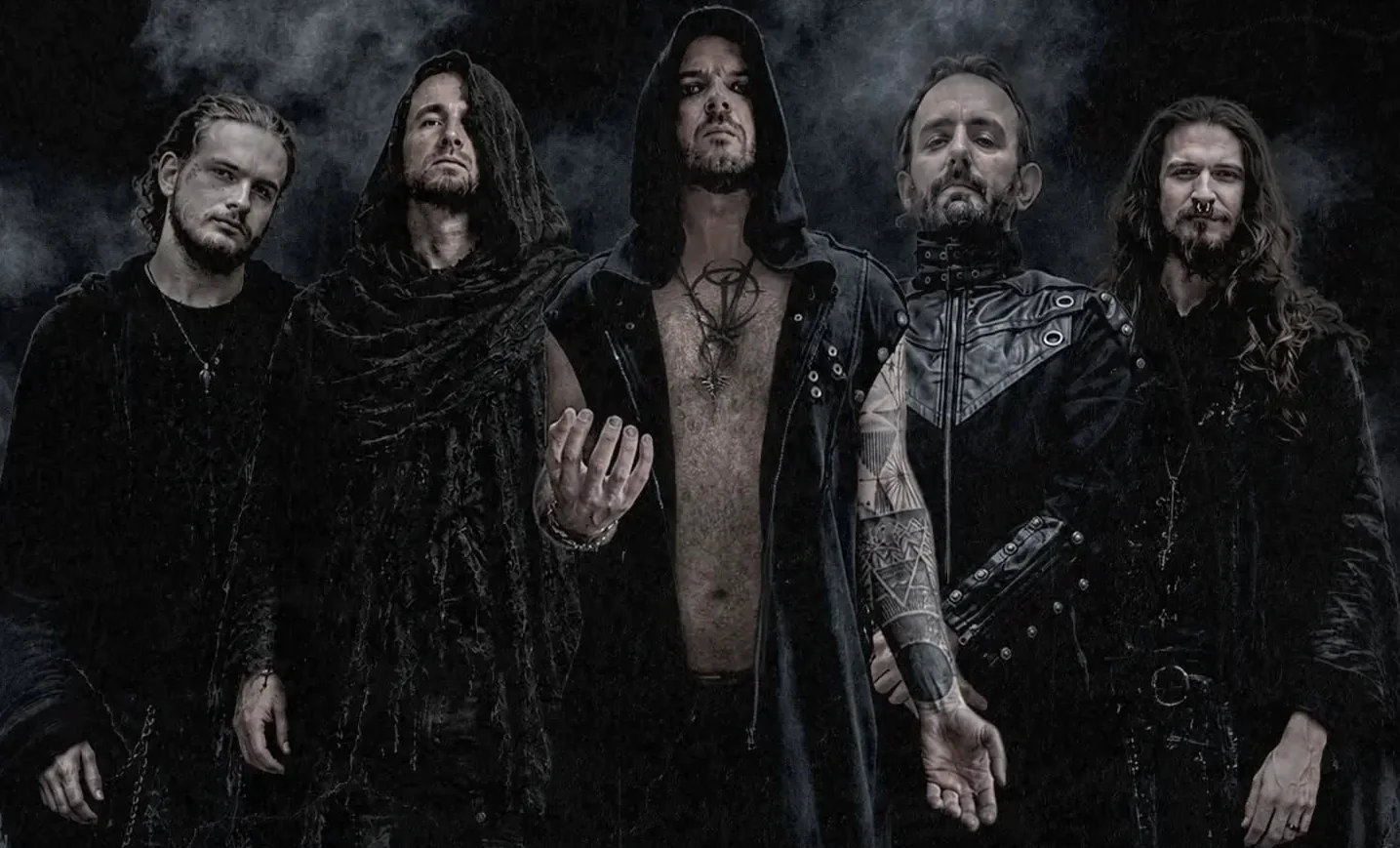 Gloryhammer: Michael Barber pubblica il singolo "Death Cycles" con il supergruppo Wizardthrone